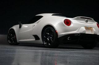 Illustration for article titled 2015 Alfa Romeo 4C: The Oppositelock Review
